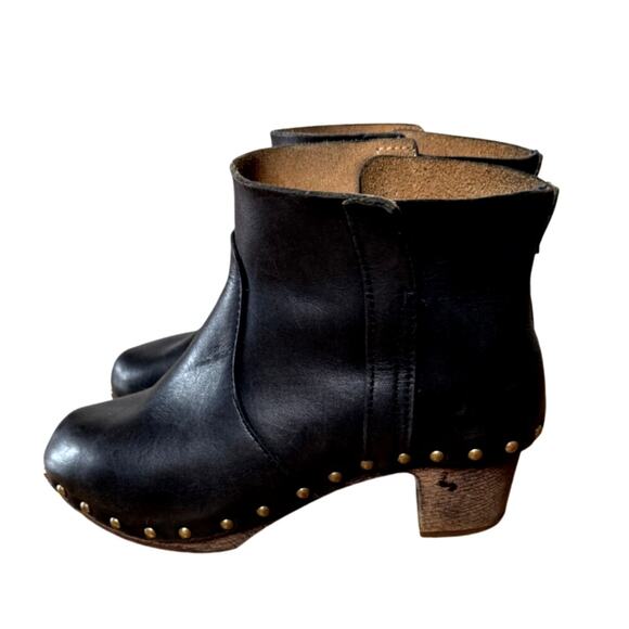 Anthropologie 8 Leather Handmade Clog Boots Studded Wood Block Heel Boho Black - Picture 1 of 6